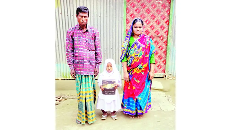 কন্যার উচ্চতা নিয়ে মায়ের দুশ্চিন্তা কন্যার উচ্চতা নিয়ে মায়ের দুশ্চিন্তা