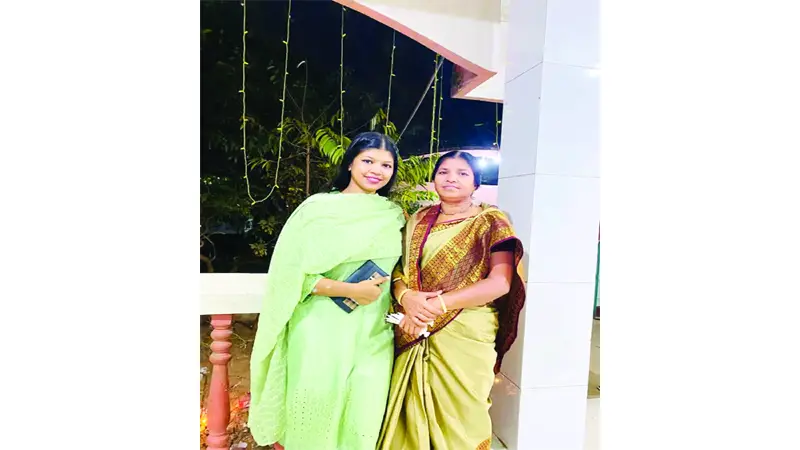 চা-শ্রমিক কন্যার সাফল্য চা-শ্রমিক কন্যার সাফল্য