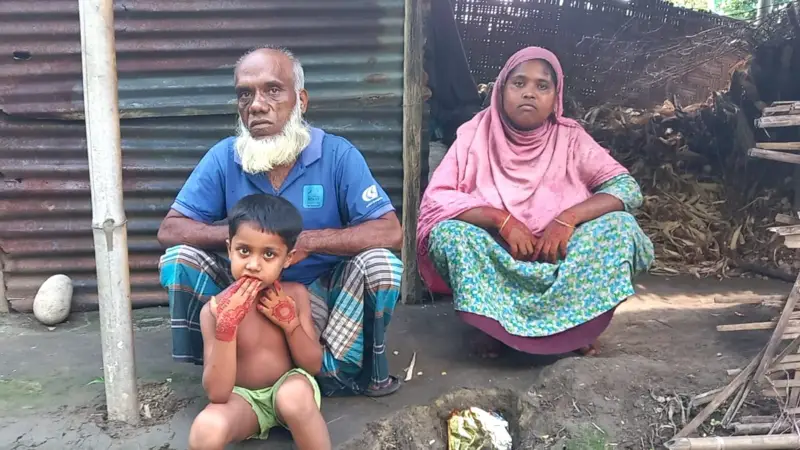 ঈদের আগেও কান্না,ঝড়ে ঘর ভাঙলেও পাননি কোন ত্রাণ সহায়তা ঈদের আগেও কান্না,ঝড়ে ঘর ভাঙলেও পাননি কোন ত্রাণ সহায়তা