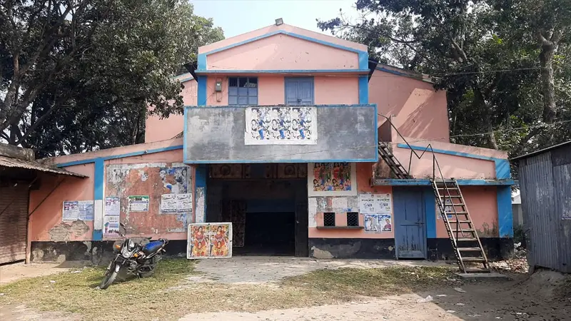 বিলুপ্তির পথে সিনেমা হল: রাজবাড়ীতে সাংস্কৃতিক চর্চার অপমৃত্যু বিলুপ্তির পথে সিনেমা হল: রাজবাড়ীতে সাংস্কৃতিক চর্চার অপমৃত্যু