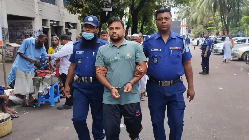 ভালোবেসে বিয়ের পর স্ত্রীকে কুপিয়ে হত্যা, স্বামীর মৃত্যুদণ্ড ভালোবেসে বিয়ের পর স্ত্রীকে কুপিয়ে হত্যা, স্বামীর মৃত্যুদণ্ড