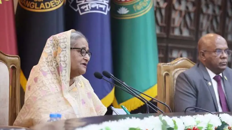 ‘জনগণই আমার প্রাণ শক্তি, তাদের থেকে বিচ্ছিন্ন হলে মারা যাবো’ ‘জনগণই আমার প্রাণ শক্তি, তাদের থেকে বিচ্ছিন্ন হলে মারা যাবো’