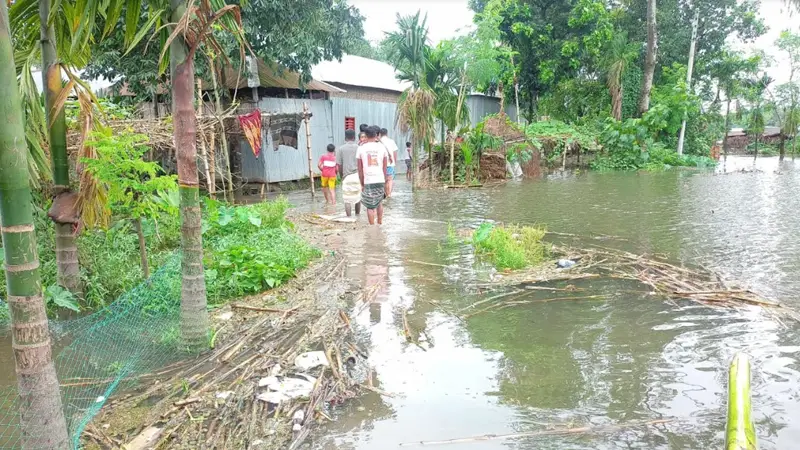 তিস্তার পানি বিপৎসীমার ওপরে, দুর্ভোগে নদীপাড়ের মানুষ তিস্তার পানি বিপৎসীমার ওপরে, দুর্ভোগে নদীপাড়ের মানুষ