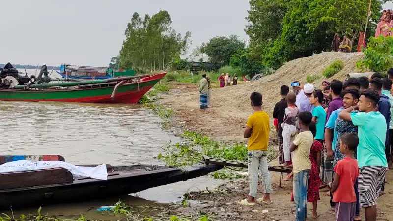 মেঘনায় গোসল করতে নেমে যুবক নিখোঁজ, ৪৫ ঘণ্টা পর ভেসে উঠল মরদেহ মেঘনায় গোসল করতে নেমে যুবক নিখোঁজ, ৪৫ ঘণ্টা পর ভেসে উঠল মরদেহ