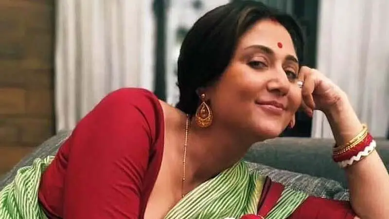 আমার মেয়ে কবে কার সঙ্গে ডেটে গেছে, তা আমি জানি: স্বস্তিকা আমার মেয়ে কবে কার সঙ্গে ডেটে গেছে, তা আমি জানি: স্বস্তিকা