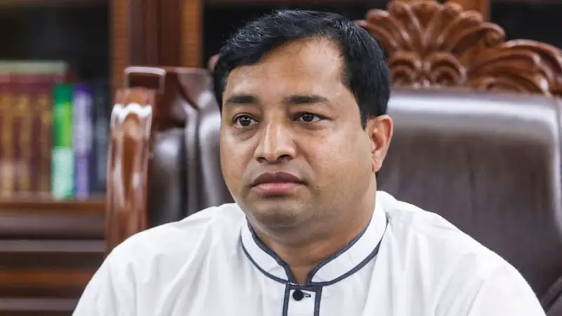 ২৪ ঘণ্টা আগেই কী জানিয়ে দিতে চান জাহাঙ্গীর? ২৪ ঘণ্টা আগেই কী জানিয়ে দিতে চান জাহাঙ্গীর?