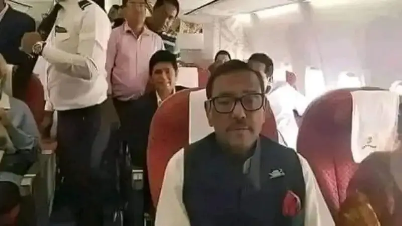 হাসিনার আগেই পালিয়েছেন, কোথায় আছেন ওবায়দুল কাদের? হাসিনার আগেই পালিয়েছেন, কোথায় আছেন ওবায়দুল কাদের?