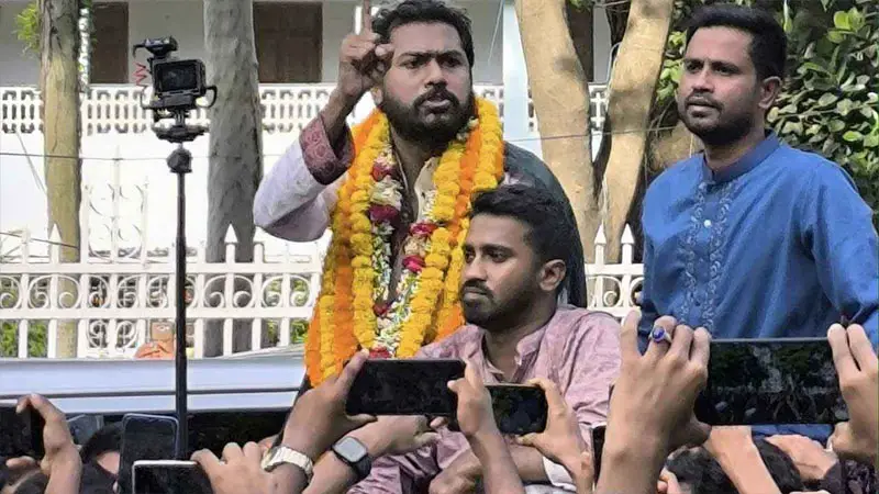 কারামুক্ত হলেন নুরুল হক নুর কারামুক্ত হলেন নুরুল হক নুর