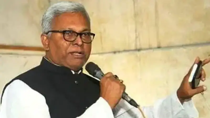 সাবেক এমপিকে পেটানোর পর গুলশান থানায় দিল জনতা সাবেক এমপিকে পেটানোর পর গুলশান থানায় দিল জনতা