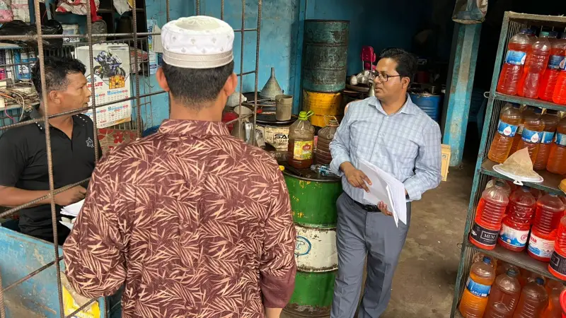 ব্রাহ্মণবাড়িয়ায় ভ্রাম্যমাণ আদালতে দুই প্রতিষ্ঠানকে জরিমানা ব্রাহ্মণবাড়িয়ায় ভ্রাম্যমাণ আদালতে দুই প্রতিষ্ঠানকে জরিমানা