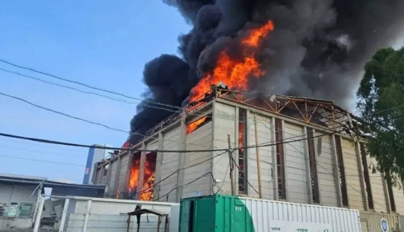 মোসাদের কার্যালয়ে ইরানের ক্ষেপণাস্ত্র হামলা! মোসাদের কার্যালয়ে ইরানের ক্ষেপণাস্ত্র হামলা!