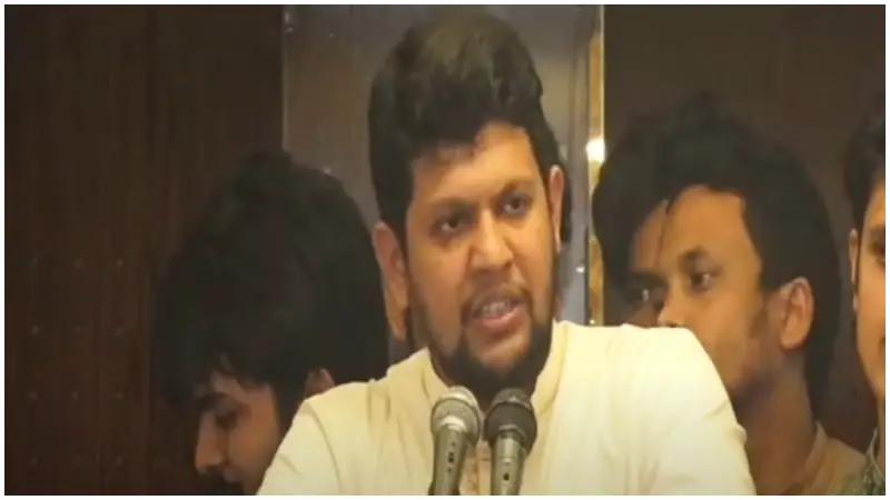 বঙ্গবন্ধুর আওয়ামী লীগ কোন দুধে ধোয়া তুলসি পাতা না: মাহফুজ আলম বঙ্গবন্ধুর আওয়ামী লীগ কোন দুধে ধোয়া তুলসি পাতা না: মাহফুজ আলম