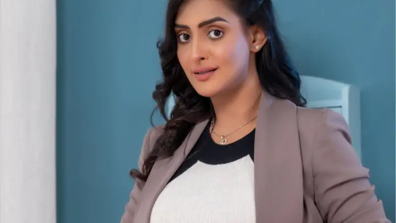 নায়িকাকে নিয়ে ভরদুপুরে পালালো উবার চালক! নায়িকাকে নিয়ে ভরদুপুরে পালালো উবার চালক!