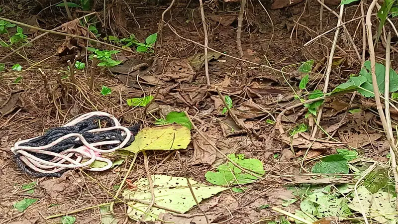 হাত-পা বেঁধে দুই হাতের আঙ্গুল কেটে যুবককে হত্যা হাত-পা বেঁধে দুই হাতের আঙ্গুল কেটে যুবককে হত্যা