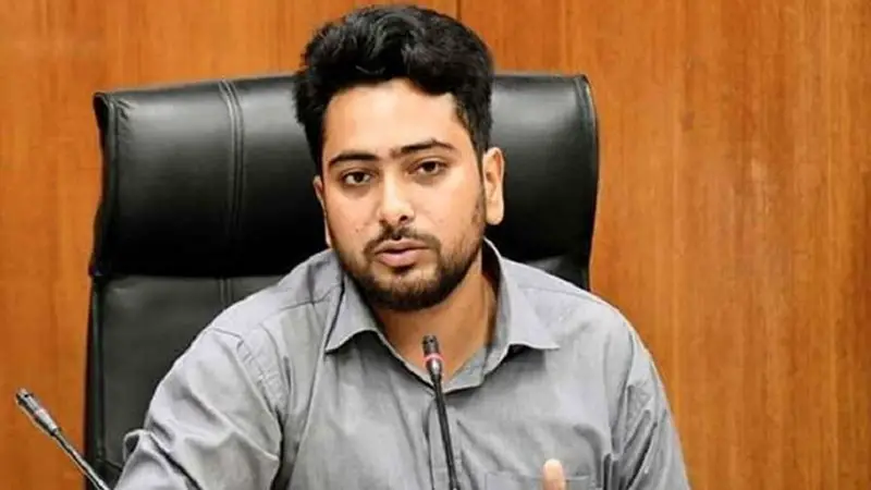 সংবিধান বাংলাদেশের দেয়ালে দেয়ালে লেখা হয়ে গেছে: উপদেষ্টা নাহিদ সংবিধান বাংলাদেশের দেয়ালে দেয়ালে লেখা হয়ে গেছে: উপদেষ্টা নাহিদ