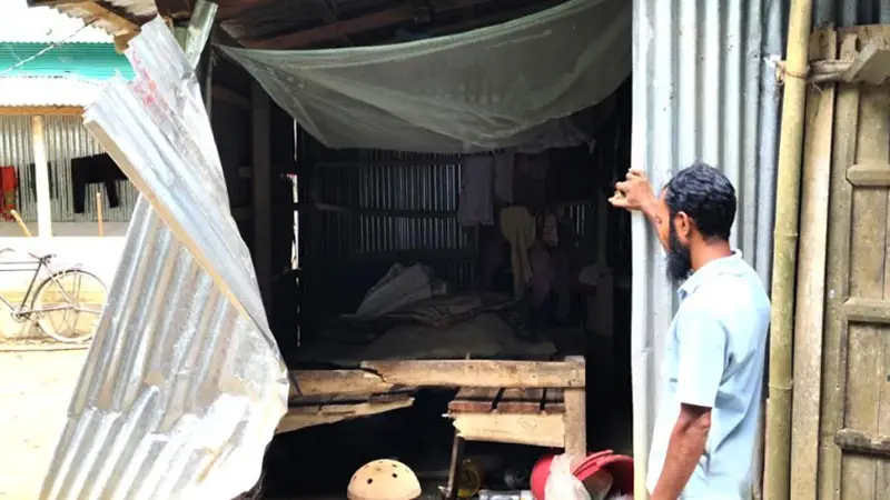 নালিতাবাড়ীতে ৩০টি বন্যহাতির তাণ্ডবে ঘরবাড়ি তছনছ নালিতাবাড়ীতে ৩০টি বন্যহাতির তাণ্ডবে ঘরবাড়ি তছনছ