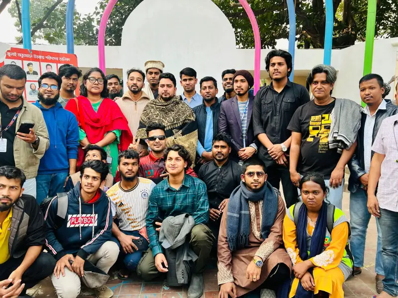 উত্তরার শহীদ মুগ্ধ চত্বরে সন্ত্রাসী হামলার পর নিরাপত্তা বাড়ানোর নির্দেশনা নাহিদ ইসলামের উত্তরার শহীদ মুগ্ধ চত্বরে সন্ত্রাসী হামলার পর নিরাপত্তা বাড়ানোর নির্দেশনা নাহিদ ইসলামের