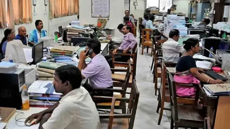 সরকারি চাকরিজীবীদের সুখবর, আসছেন সর্বজনীন পেনশনের আওতায় সরকারি চাকরিজীবীদের সুখবর, আসছেন সর্বজনীন পেনশনের আওতায়
