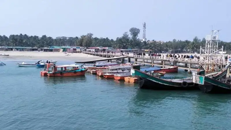 টেকনাফ-সেন্টমার্টিন রুটে নৌযান চলাচল শুরু টেকনাফ-সেন্টমার্টিন রুটে নৌযান চলাচল শুরু