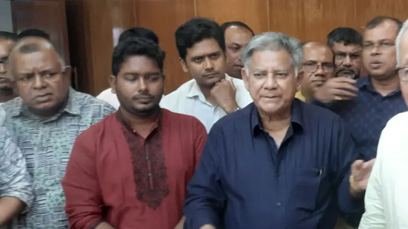 ১৫ আগস্ট কি ছুটি? যা জানালেন স্বরাষ্ট্র উপদেষ্টা ১৫ আগস্ট কি ছুটি? যা জানালেন স্বরাষ্ট্র উপদেষ্টা