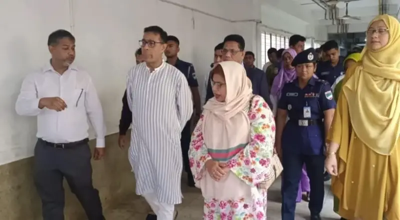 সম্মিলিত চেষ্টায় হাসপাতালের পরিবেশ বদলানো সম্ভব: মেহেরপুরে পরিদর্শনে মনির হায়দার সম্মিলিত চেষ্টায় হাসপাতালের পরিবেশ বদলানো সম্ভব: মেহেরপুরে পরিদর্শনে মনির হায়দার