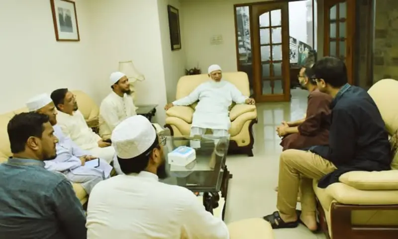ব্যারিস্টার আব্দুর রাজ্জাক রাহিমাহুল্লাহর বাসায় আমীরে জামায়াত ব্যারিস্টার আব্দুর রাজ্জাক রাহিমাহুল্লাহর বাসায় আমীরে জামায়াত