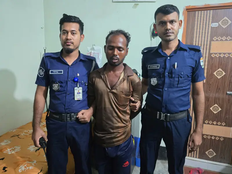 ভাবী ও দুই সন্তান হত্যায় অভিযুক্ত দেবর গ্রেপ্তার ভাবী ও দুই সন্তান হত্যায় অভিযুক্ত দেবর গ্রেপ্তার