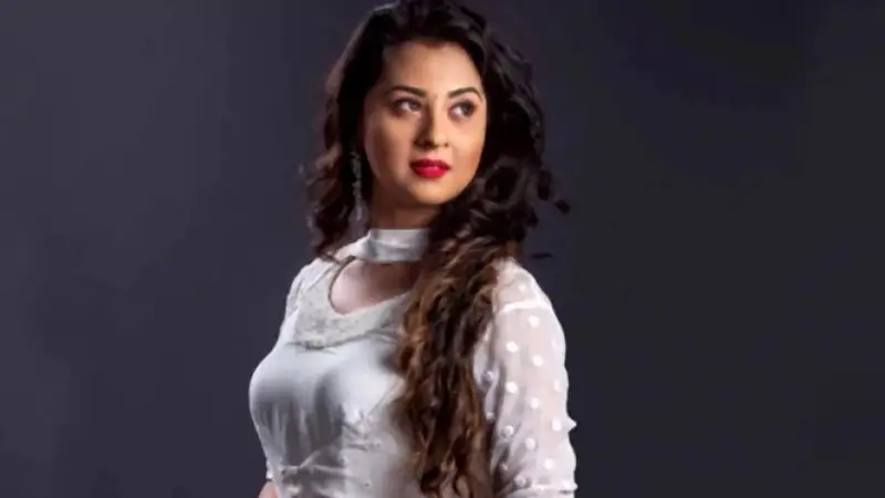 ‘পিনিকে’ ঢালিউডের বুবলী ‘পিনিকে’ ঢালিউডের বুবলী