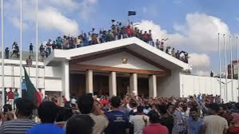 ছাত্র-জনতার অভ্যুত্থান ও রাষ্ট্রভাবনা ছাত্র-জনতার অভ্যুত্থান ও রাষ্ট্রভাবনা