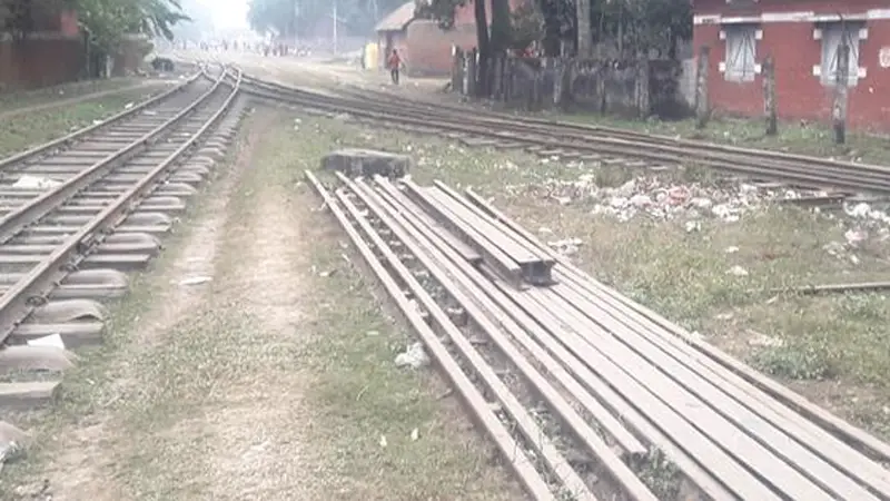 রেলের সাড়ে ৬ হাজার একর জমি অবৈধ দখলে রেলের সাড়ে ৬ হাজার একর জমি অবৈধ দখলে