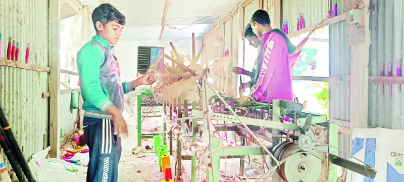 তাঁতপল্লির সংগ্রামী মানুষের গল্প তাঁতপল্লির সংগ্রামী মানুষের গল্প