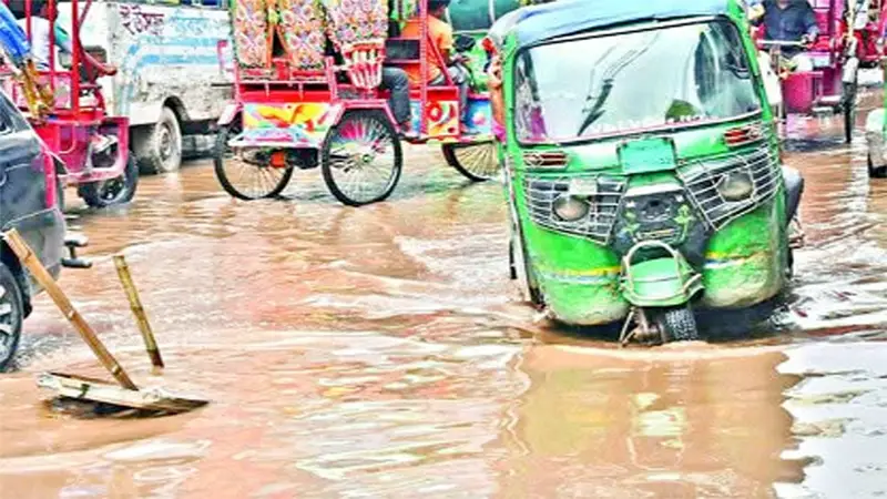 সড়কে দুর্ভোগ