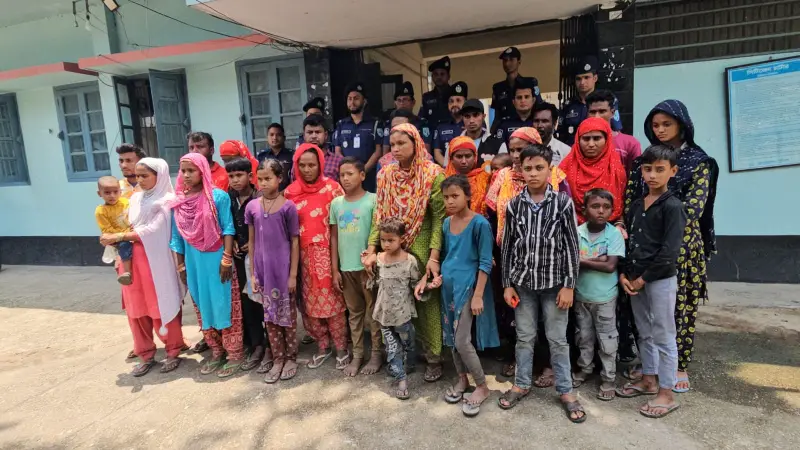 পঞ্চগড় সদরের দুই সীমান্ত দিয়ে ২৬ জনকে পুশইন করেছে বিএসএফ পঞ্চগড় সদরের দুই সীমান্ত দিয়ে ২৬ জনকে পুশইন করেছে বিএসএফ