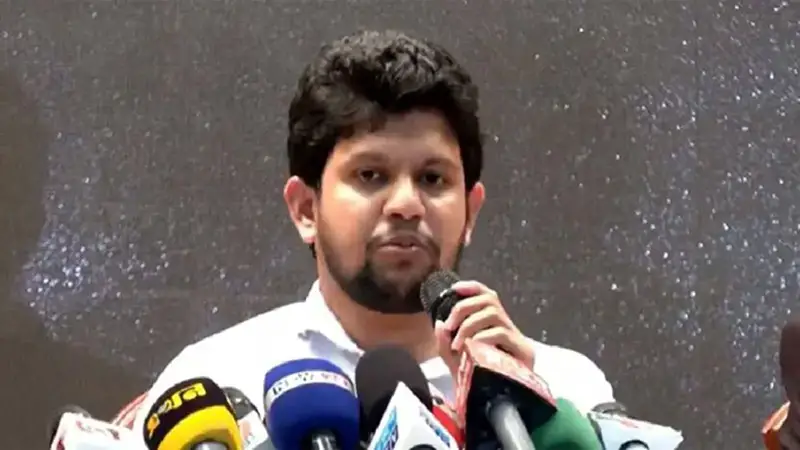 রিসেট বাটন এর যে ব্যাখ্যা দিলেন প্রধান উপদেষ্টার সহকারী রিসেট বাটন এর যে ব্যাখ্যা দিলেন প্রধান উপদেষ্টার সহকারী