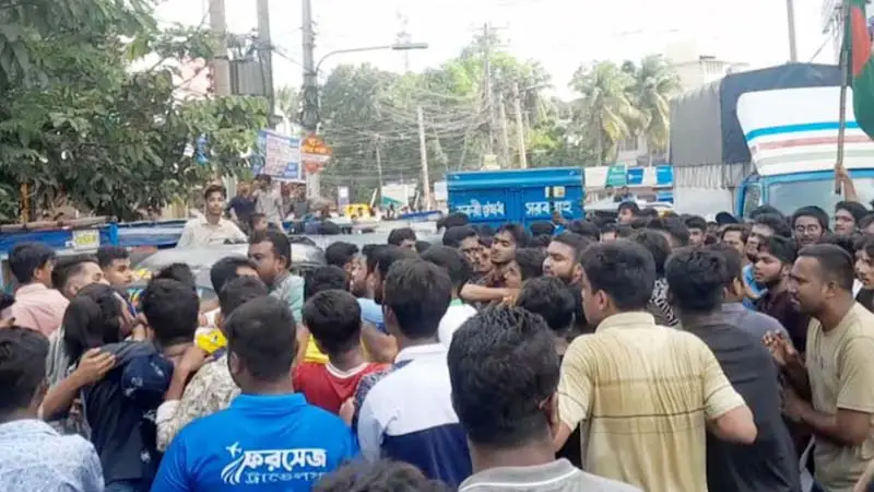 কোটা সংস্কার আন্দোলনে উত্তাল চাঁদপুর কোটা সংস্কার আন্দোলনে উত্তাল চাঁদপুর