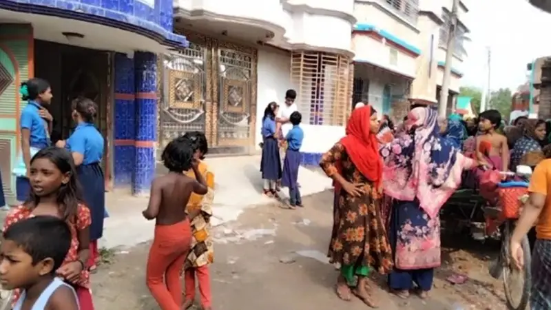 চুয়াডাঙ্গার আলমডাঙ্গায় তালাবন্ধ ঘরে প্রবাসীর স্ত্রীর লাশ উদ্ধার চুয়াডাঙ্গার আলমডাঙ্গায় তালাবন্ধ ঘরে প্রবাসীর স্ত্রীর লাশ উদ্ধার