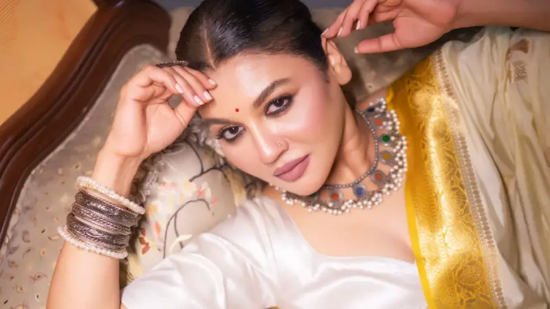 ডাইনি রূপে জয়া আহসান! ডাইনি রূপে জয়া আহসান!