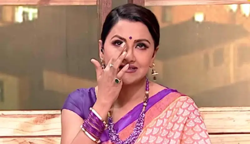 আমিও বাংলায় কথা বলি, ধরে নিয়ে যান আমাকে: রচনার কণ্ঠে অসহায়ত্ব আমিও বাংলায় কথা বলি, ধরে নিয়ে যান আমাকে: রচনার কণ্ঠে অসহায়ত্ব