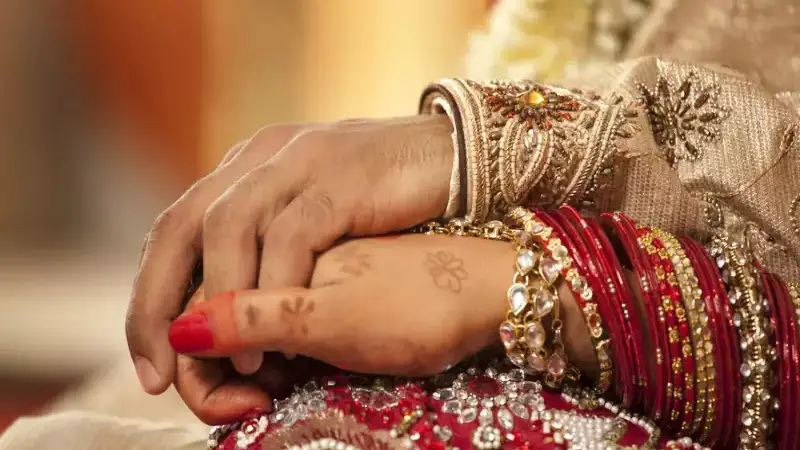 বিয়ের প্রথম রাতেই ঘটল ভয়ঙ্কর ঘটনা বিয়ের প্রথম রাতেই ঘটল ভয়ঙ্কর ঘটনা