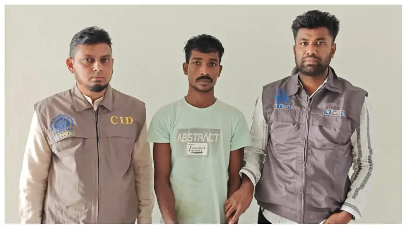 মসজিদে নববীর ভুয়া ইমাম গ্রেপ্তার মসজিদে নববীর ভুয়া ইমাম গ্রেপ্তার