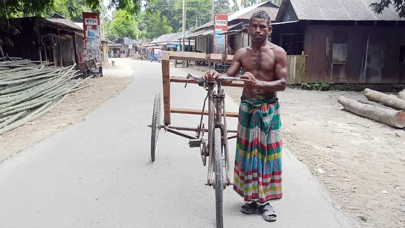 ফুলবাড়ীতে গরমে হাঁসফাঁস অবস্থা ফুলবাড়ীতে গরমে হাঁসফাঁস অবস্থা
