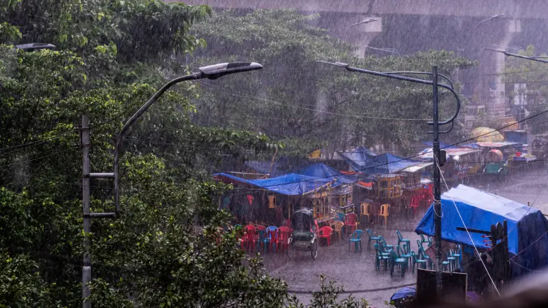 ঢাকা ও আশপাশের এলাকায় বৃষ্টির সম্ভাবনা, মেঘলা থাকবে আকাশ ঢাকা ও আশপাশের এলাকায় বৃষ্টির সম্ভাবনা, মেঘলা থাকবে আকাশ