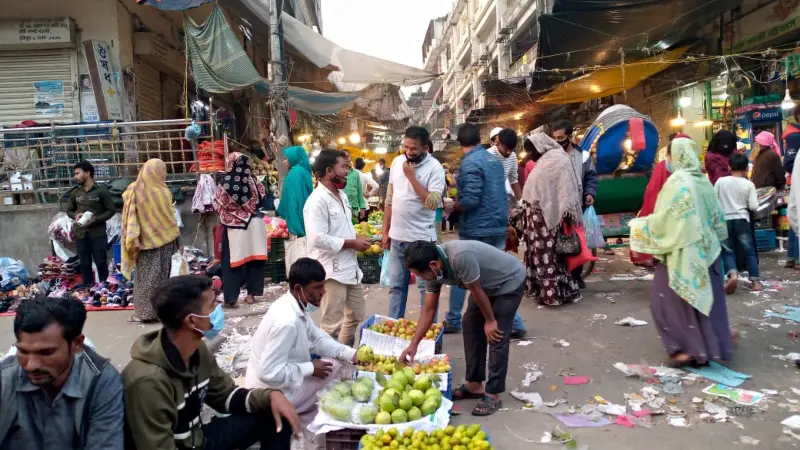 রাজধানীর মিরপুরে ফুটপাতে অনিরাপদ বিদ্যুৎ সংযোগে দুর্ঘটনার আশঙ্কা রাজধানীর মিরপুরে ফুটপাতে অনিরাপদ বিদ্যুৎ সংযোগে দুর্ঘটনার আশঙ্কা