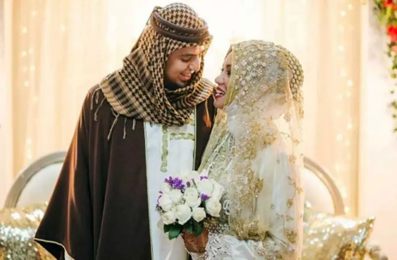 সৌদি পুরুষেরা কেন সৌদি নারীদের বিয়ে করতে চায় না? সৌদি পুরুষেরা কেন সৌদি নারীদের বিয়ে করতে চায় না?