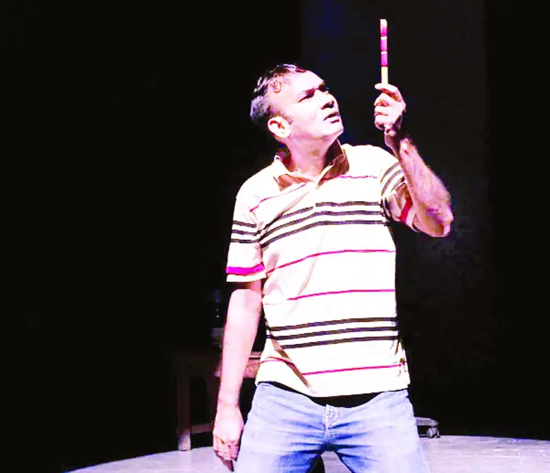মঞ্চে জাগরণীর ‘কাদামাটি’ মঞ্চে জাগরণীর ‘কাদামাটি’