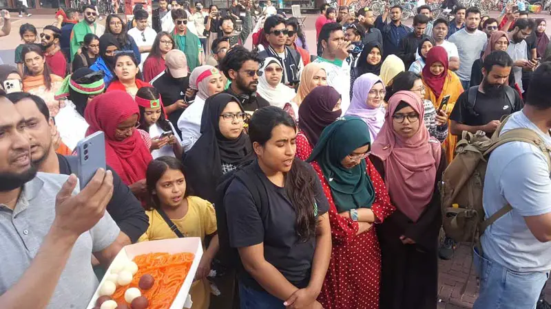 শেখ হাসিনার পদত্যাগে ডেনমার্কে বিজয় মিছিল
