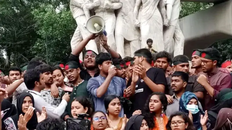 আন্তর্জাতিক ট্রাইবুনালে শেখ হাসিনার বিচার দাবি আন্তর্জাতিক ট্রাইবুনালে শেখ হাসিনার বিচার দাবি