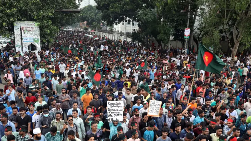 নতুন কর্মসূচি ‘রিমেম্বারিং দ্য হিরোস’ ঘোষণা করল আন্দোলনকারীরা নতুন কর্মসূচি ‘রিমেম্বারিং দ্য হিরোস’ ঘোষণা করল আন্দোলনকারীরা