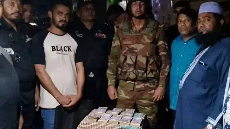 গণভবন থেকে লুট করা টাকা সিন্দুকসহ উদ্ধার গণভবন থেকে লুট করা টাকা সিন্দুকসহ উদ্ধার