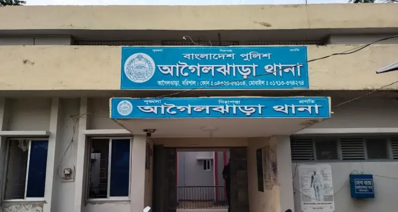 ভ্যান উল্টে চাপা পড়ে ব্যবসায়ীর মৃত্যু ভ্যান উল্টে চাপা পড়ে ব্যবসায়ীর মৃত্যু